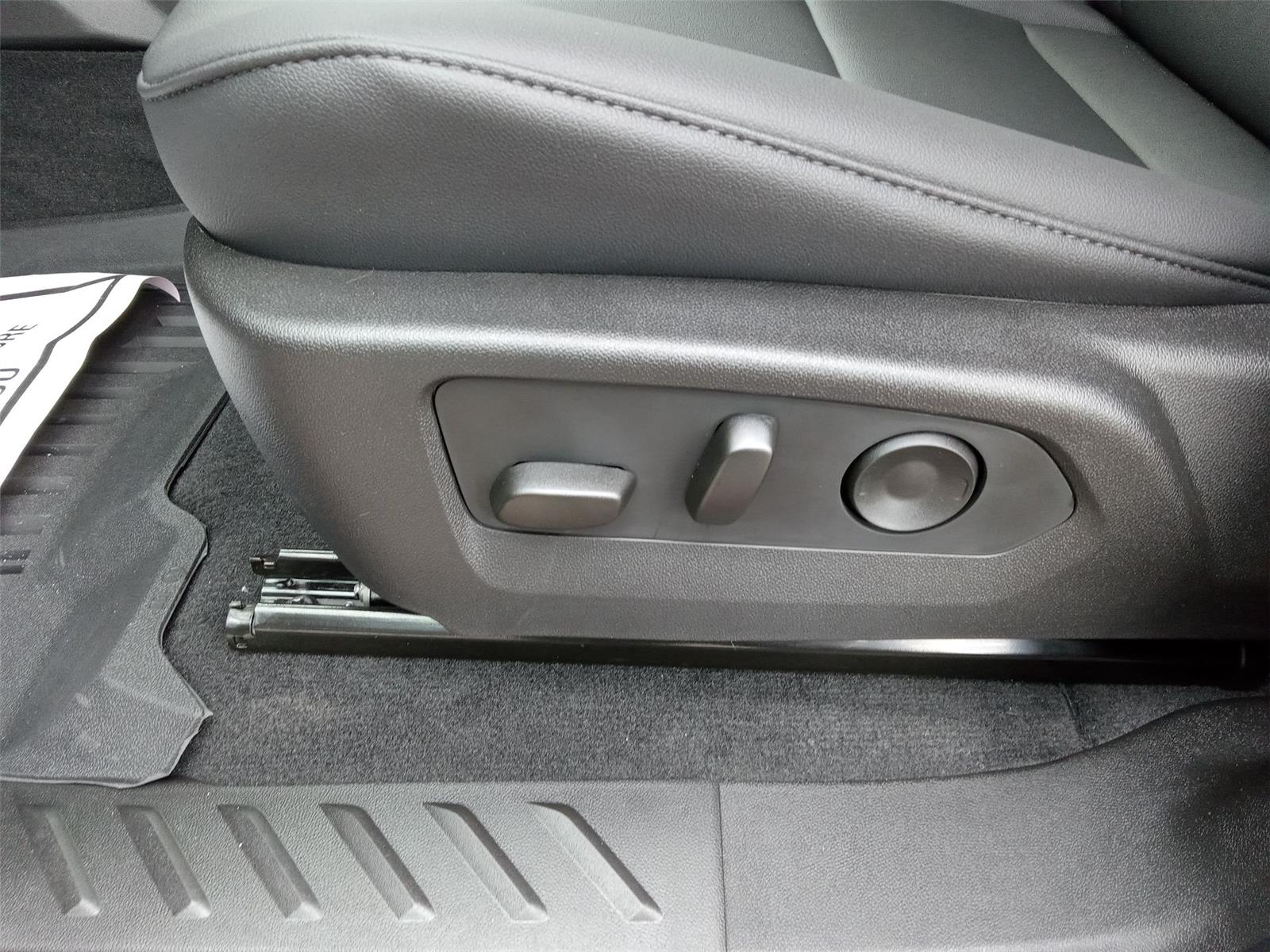 2026 Chevrolet Colorado Trail Boss photo 13
