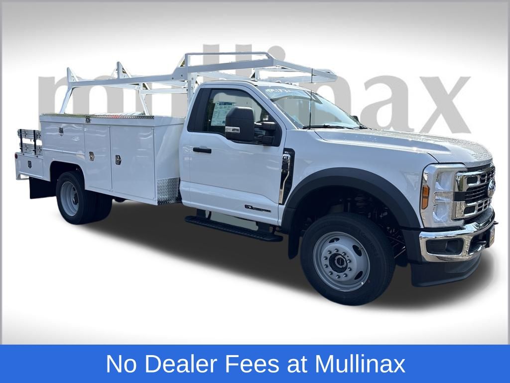 2025 Ford F-550 Super Duty Chassis Cab XL's photo