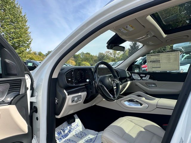 2026 Mercedes Benz GLS 450 4MATIC photo 16