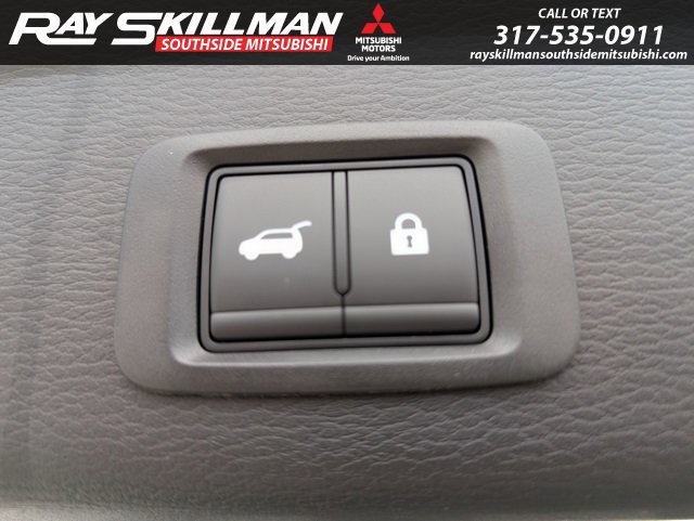 2025 Mitsubishi Outlander SEL photo 8