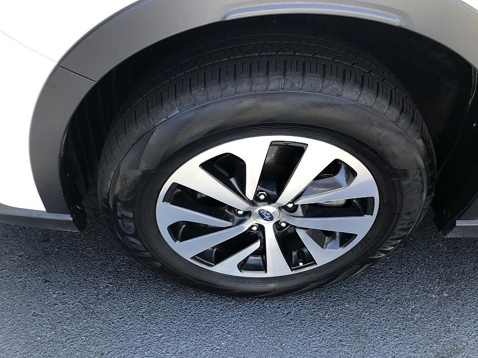 2022 Subaru Outback Premium photo 8