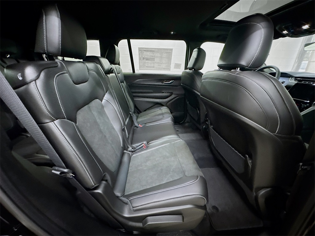 2025 Jeep Grand Cherokee Altitude X photo 25