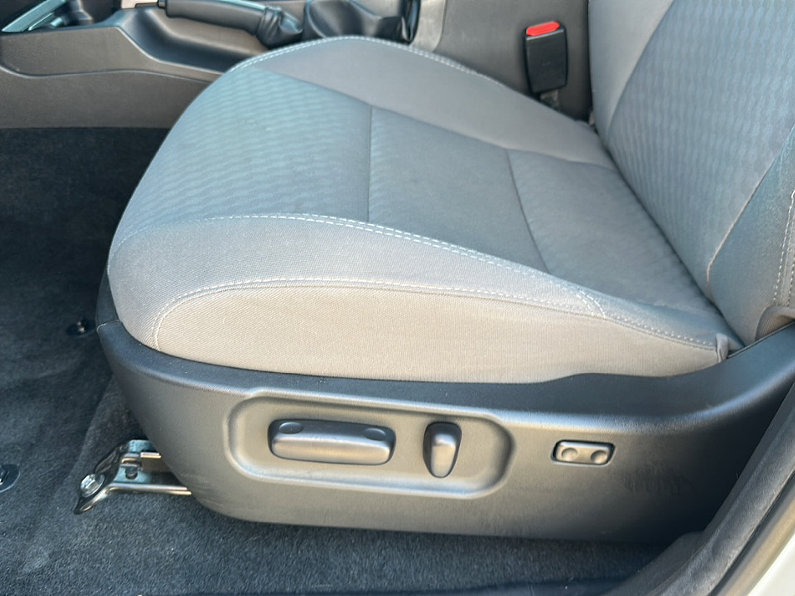 2022 Toyota Tacoma SR5 photo 5