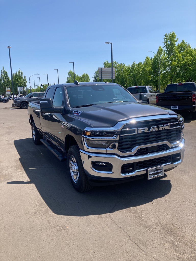 2025 Ram 3500 Tradesman photo 3