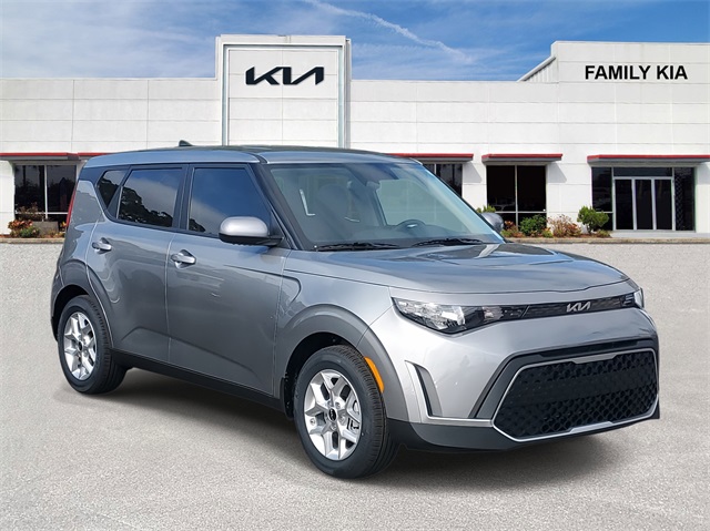 2025 Kia Soul LX's photo