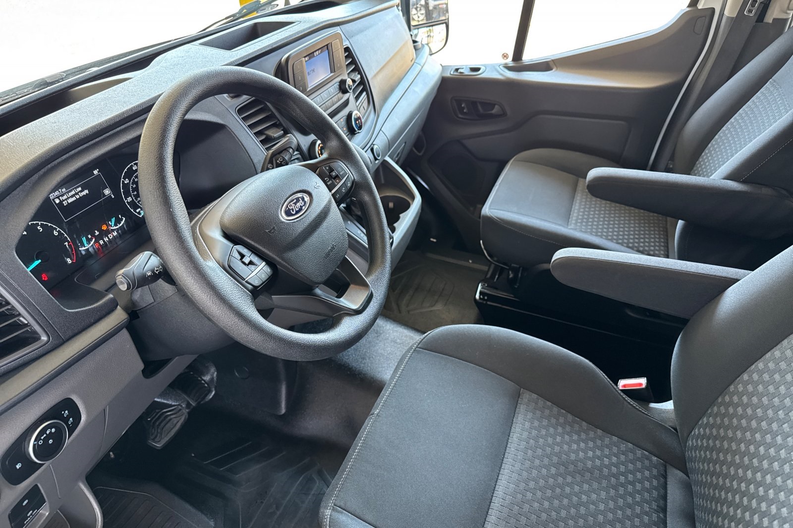 2021 Ford Transit Cargo Van photo 9