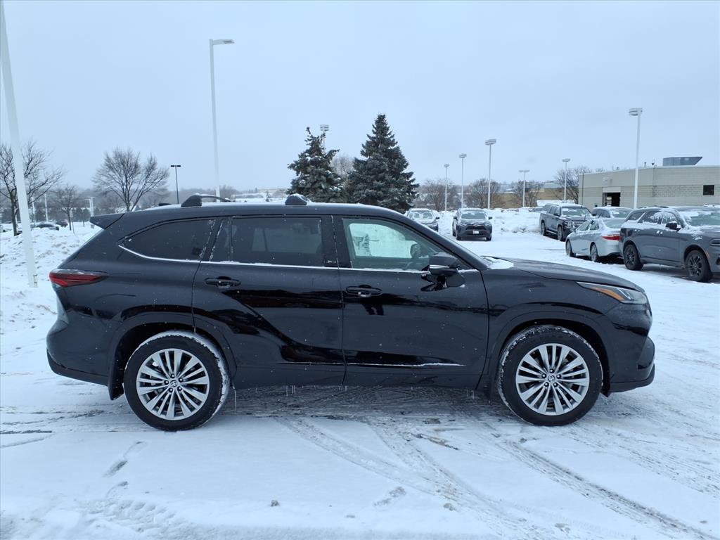 Used 2025 Toyota Highlander Platinum with VIN 5TDKDRBH0SS581603 for sale in Burnsville, Minnesota