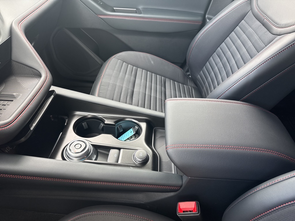 2025 Ford Explorer ST-Line photo 30