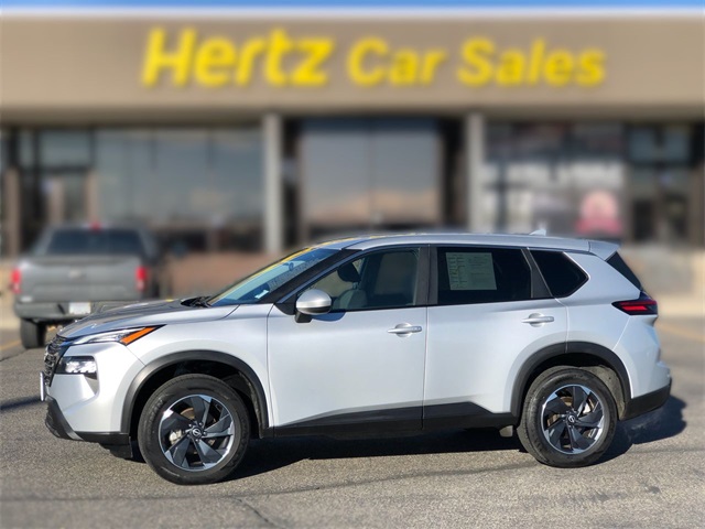 2024 Nissan Rogue SV photo 2