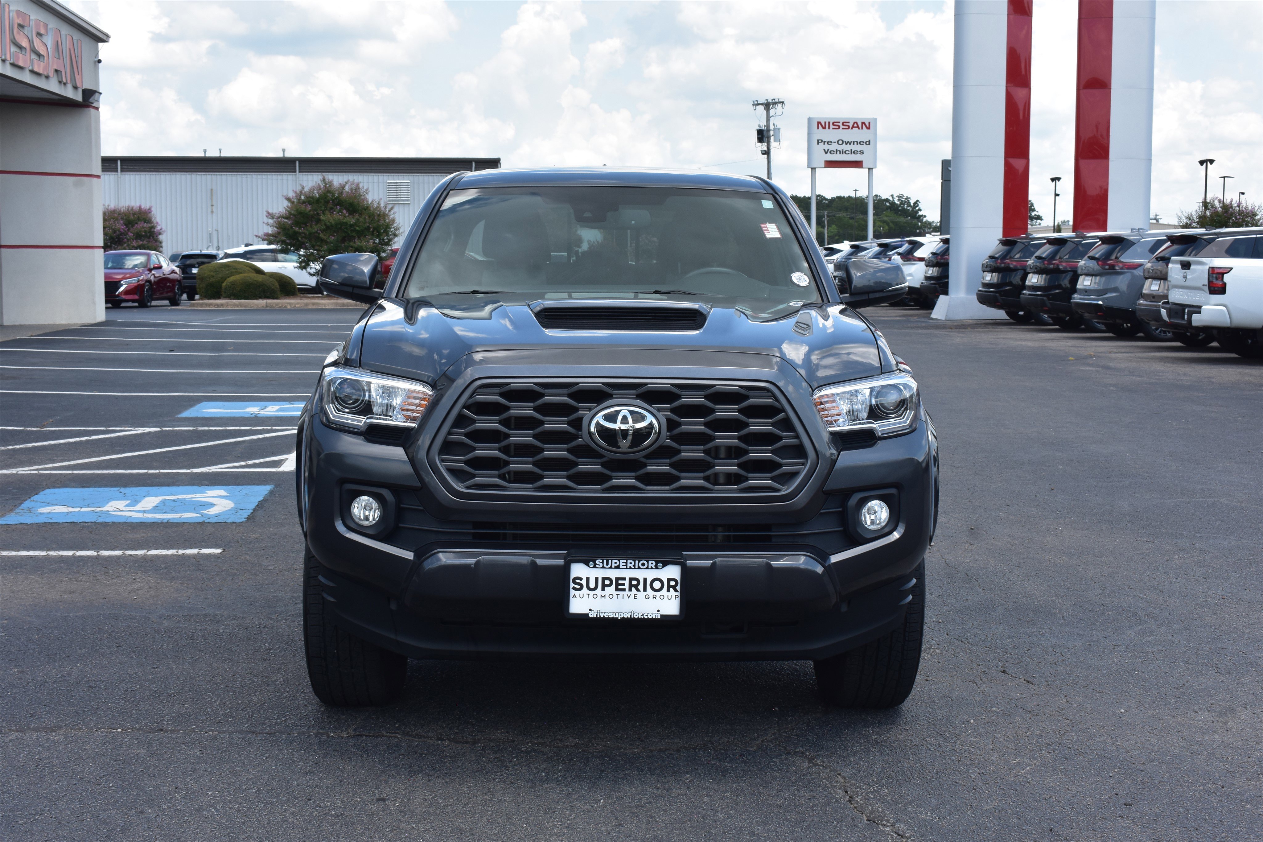 Used 2022 Toyota Tacoma TRD Sport with VIN 3TMCZ5AN5NM527515 for sale in Little Rock