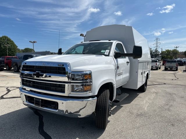 2024 Chevrolet Silverado 4500 Medium Duty Chassis Cab Work Truck's photo