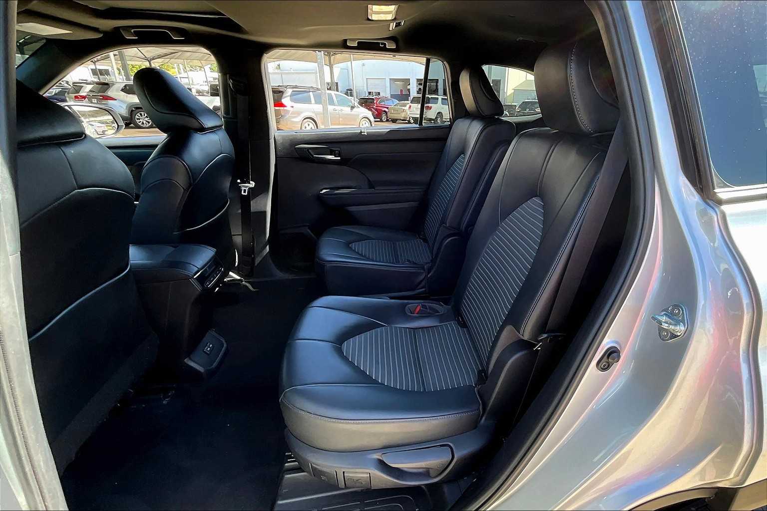 2022 Toyota Highlander XSE photo 19