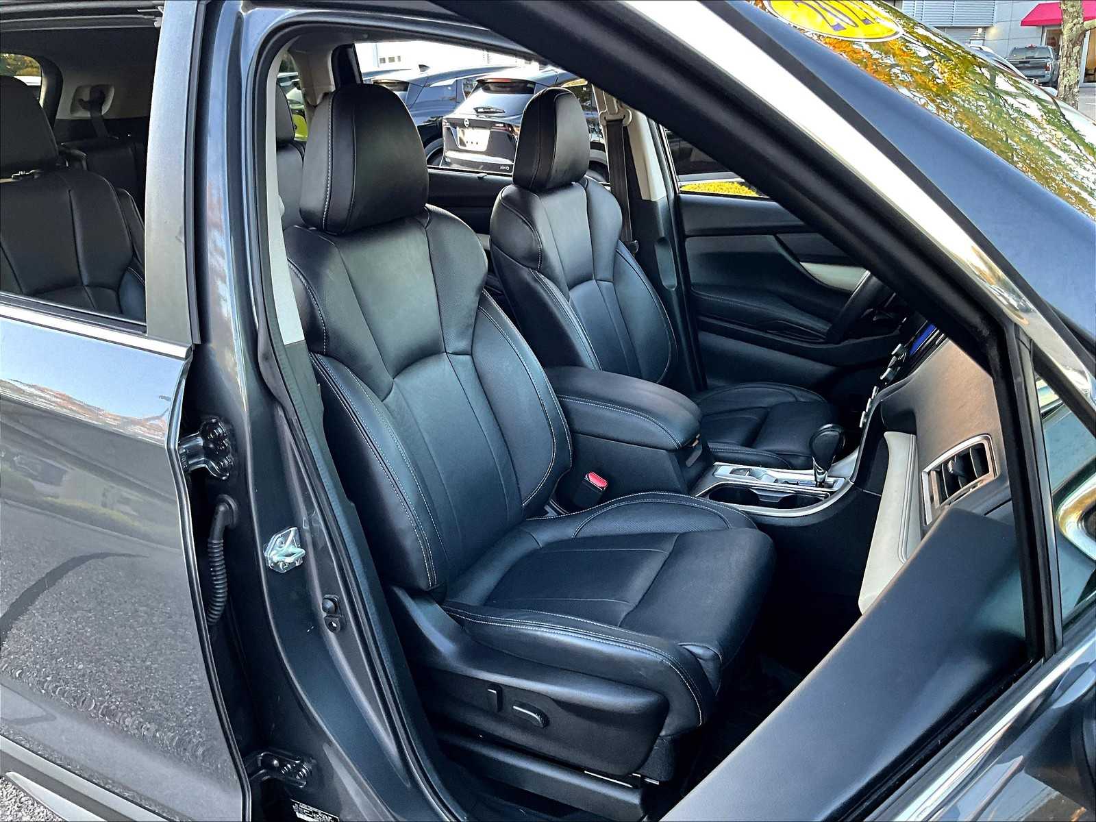 2022 Subaru Ascent Limited photo 8