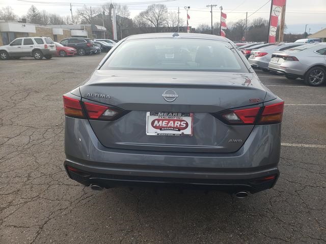 2025 Nissan Altima 2.5 SR photo 4