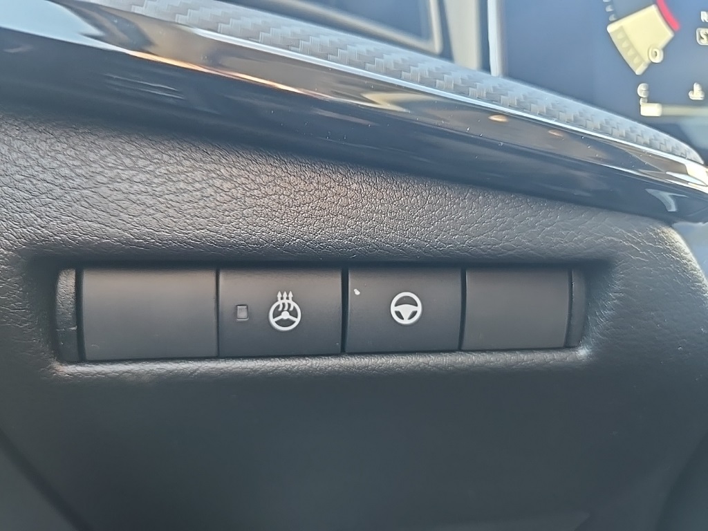 2026 Nissan Kicks SR photo 8