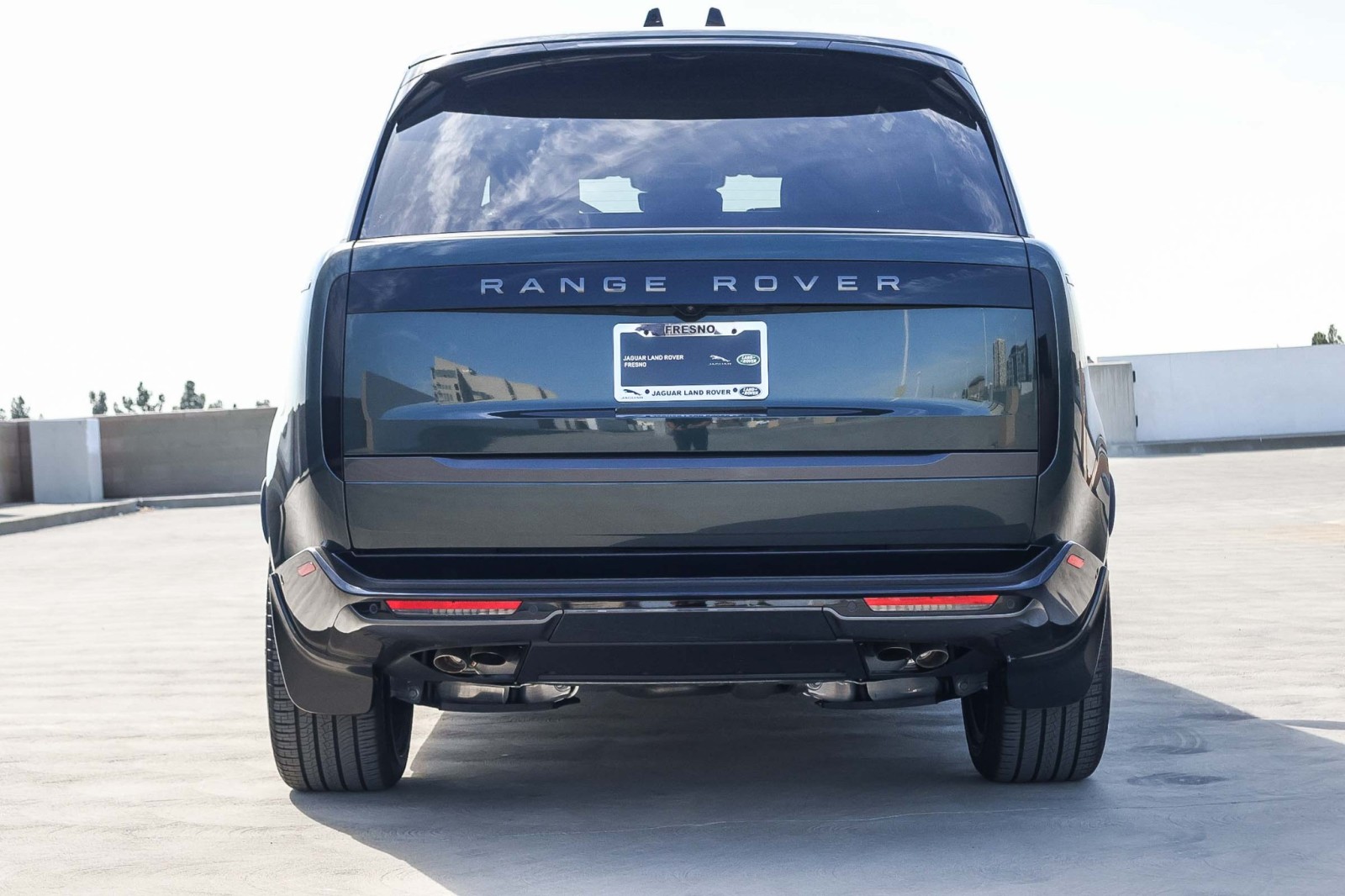 2025 Land Rover Range Rover SE photo 5