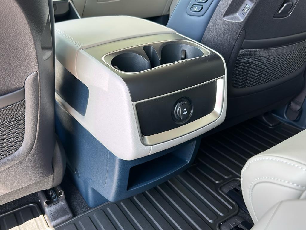 2026 Kia Carnival EX photo 14