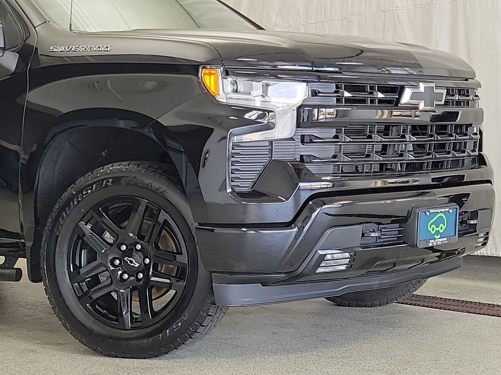 2022 Chevrolet Silverado 1500 RST photo 2