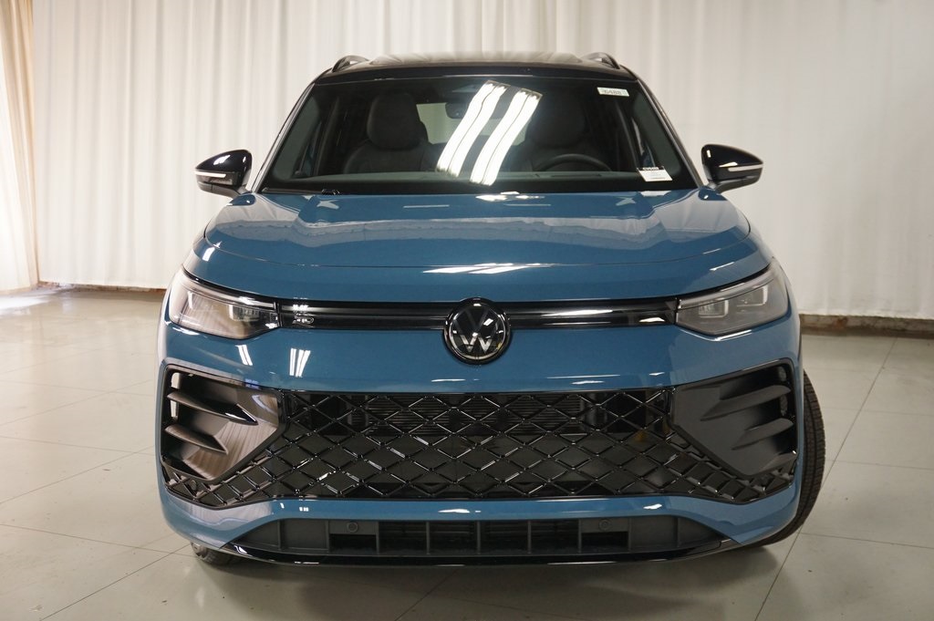 2025 Volkswagen Tiguan SE R-Line Black photo 4