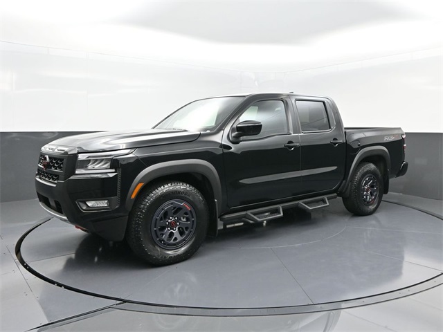 2025 Nissan Frontier PRO-X's photo