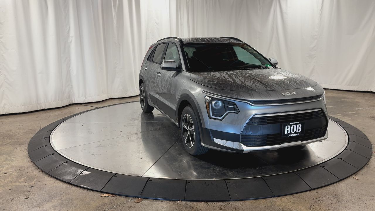 2026 Kia Niro LX photo 2
