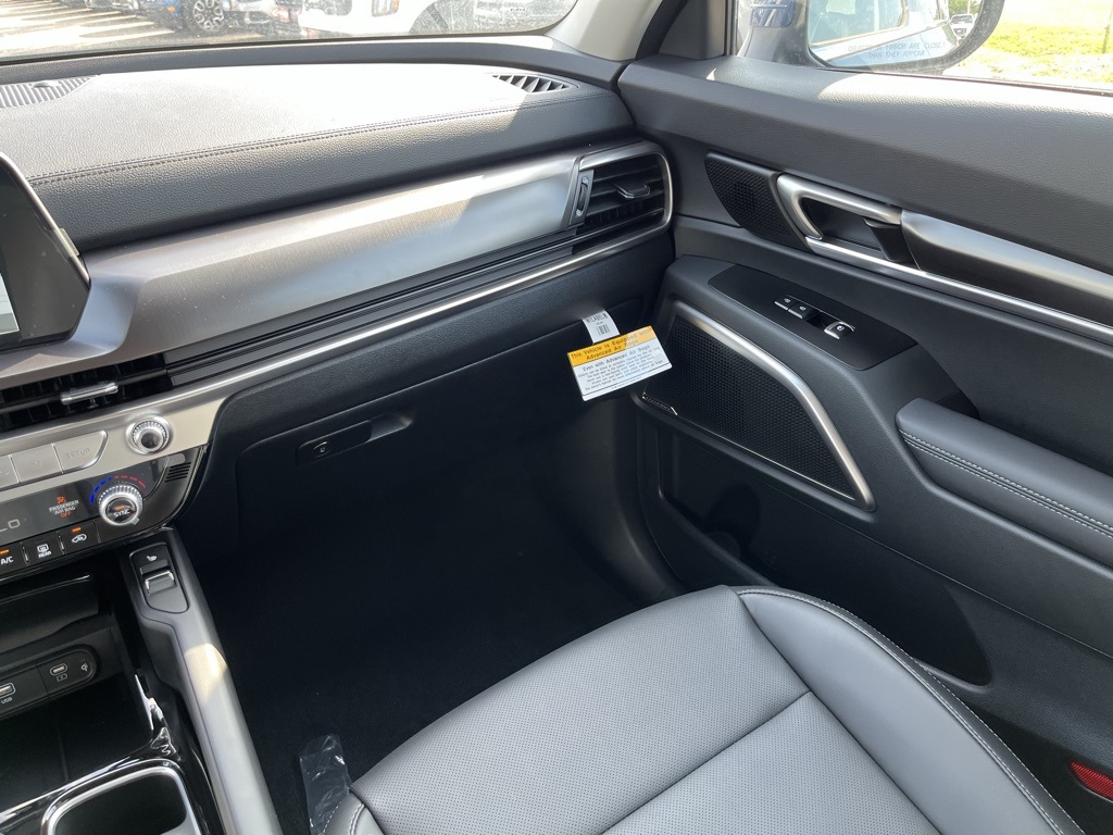 2025 Kia Telluride S photo 20