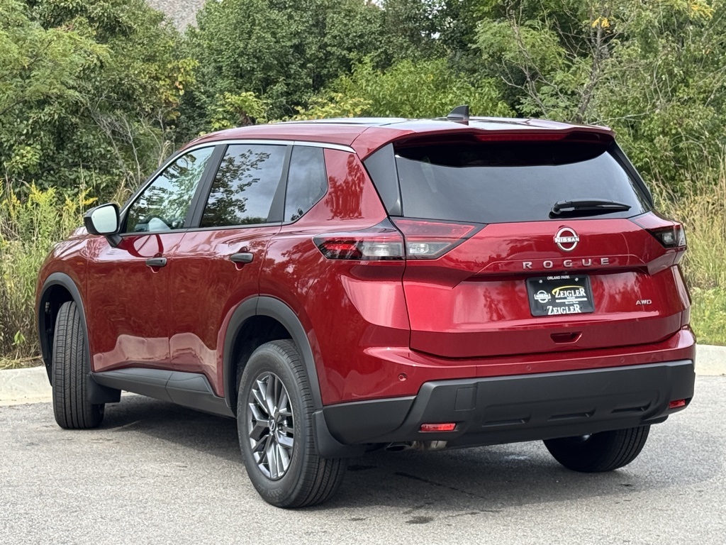 2026 Nissan Rogue S photo 2