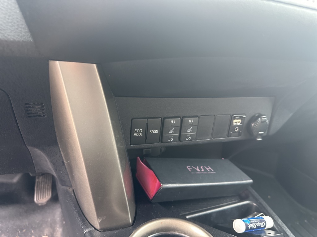 2015 Toyota RAV4 Limited photo 27