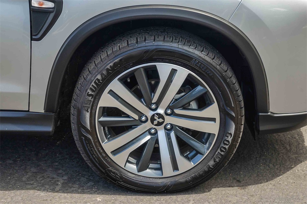 2024 Mitsubishi Outlander Sport ES photo 9