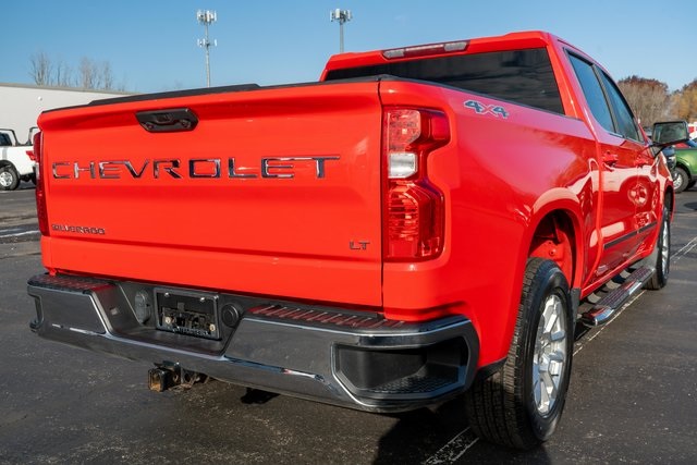 2022 Chevrolet Silverado 1500 LT photo 2