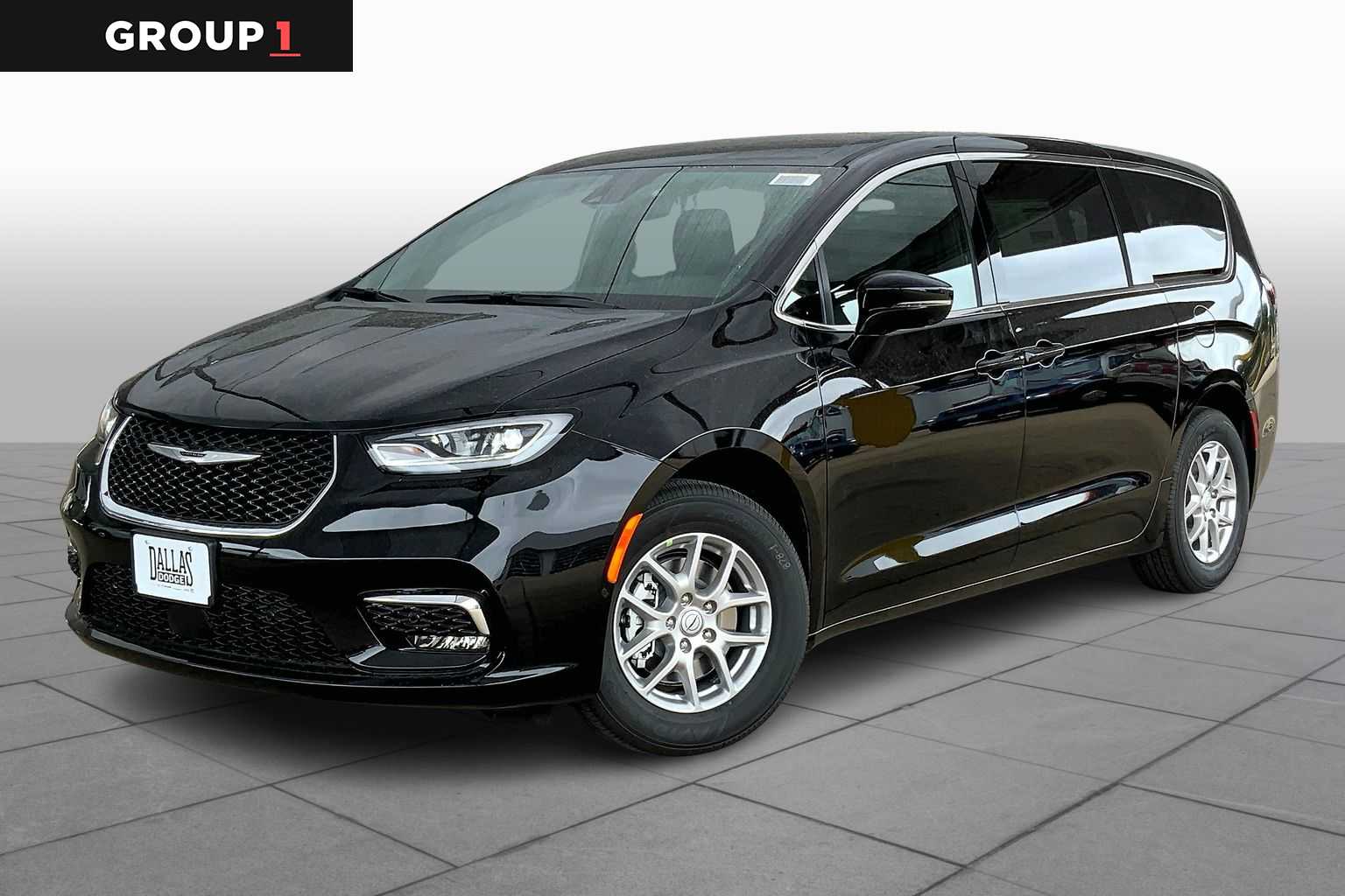 2026 Chrysler Pacifica photo 2