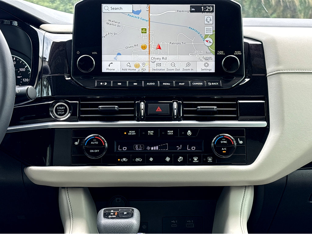 2023 Nissan Pathfinder SL photo 5