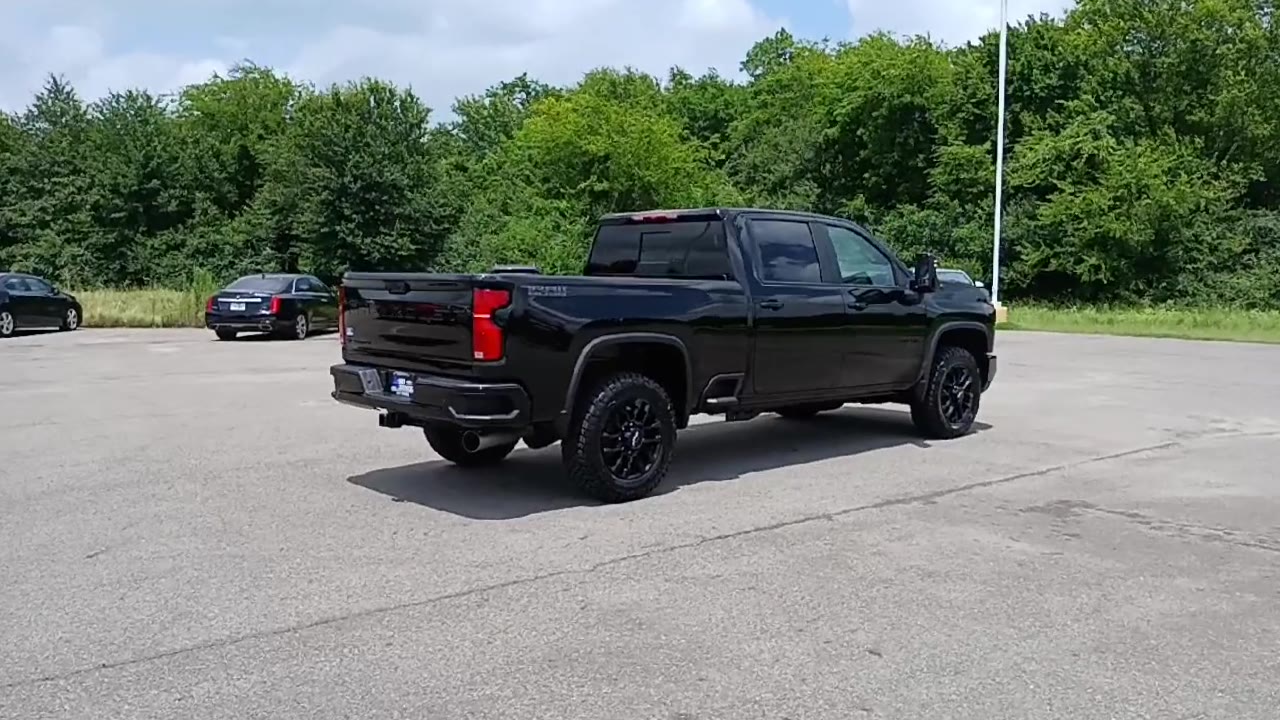 2025 Chevrolet Silverado 2500HD LT photo 7