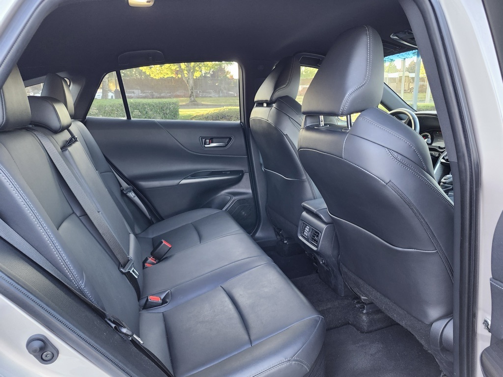 2022 Toyota Venza XLE photo 23