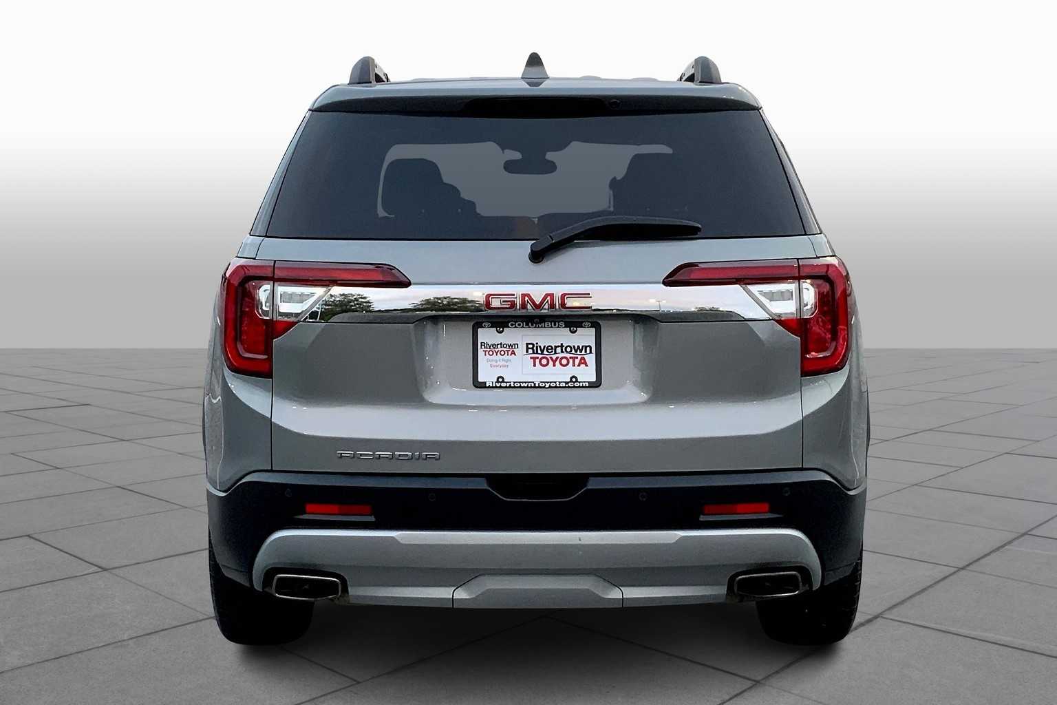 2023 Gmc Acadia SLT photo 4