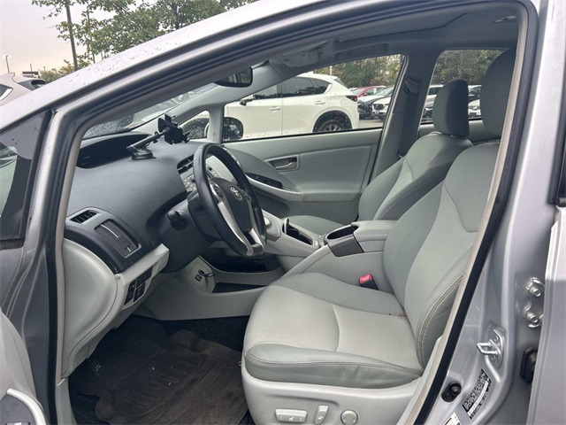 2013 Toyota Prius Four photo 3
