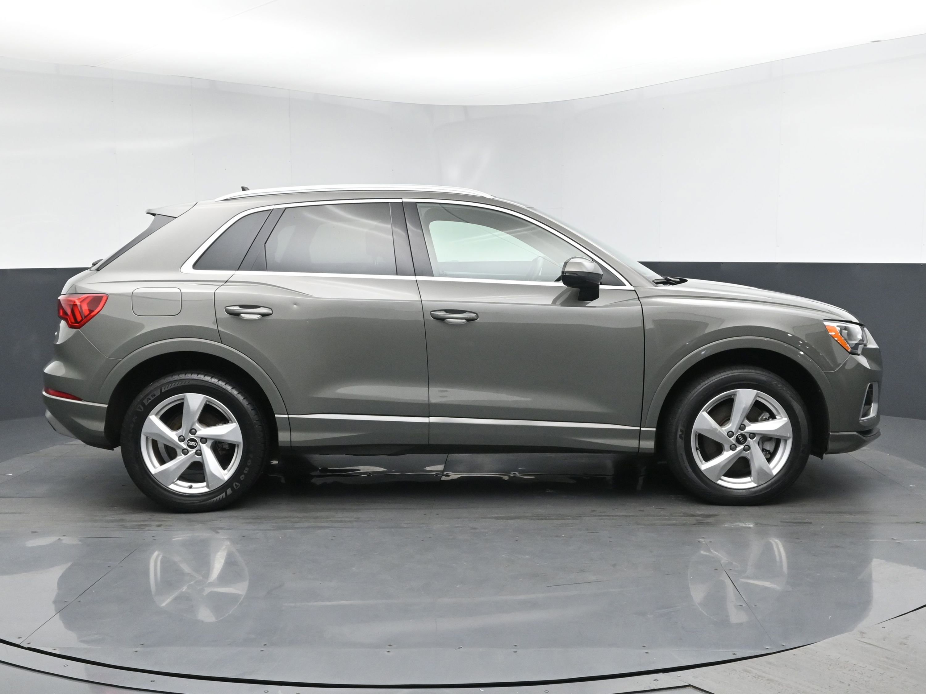 2021 Audi Q3 Premium photo 2