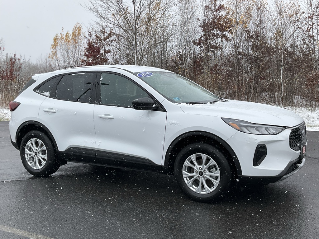 2025 Ford Escape Active's photo