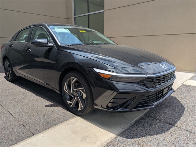 2025 Hyundai Elantra Hybrid Limited photo 4