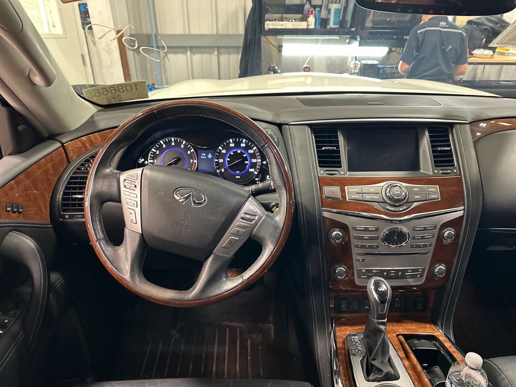 2019 Infiniti QX80 Luxe photo 4