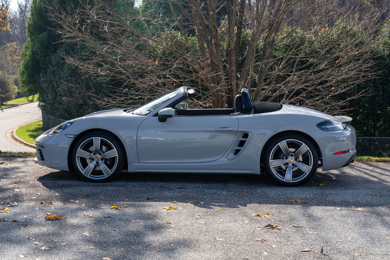 2024 Porsche Boxster photo 2