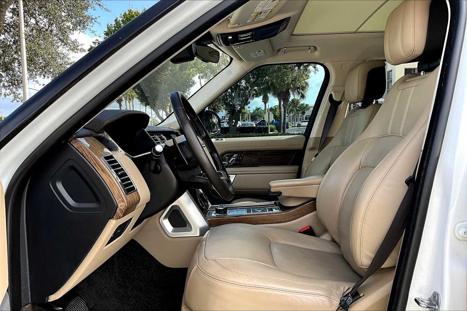2018 Land Rover Range Rover HSE photo 4