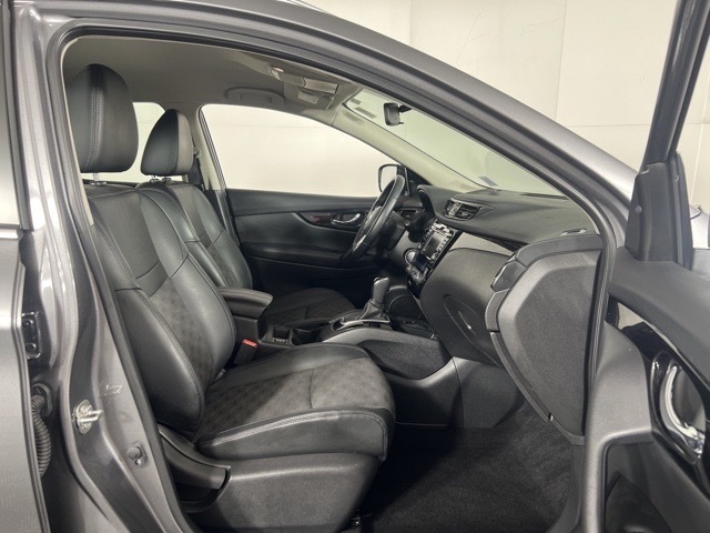 2022 Nissan Rogue Sport SV photo 22