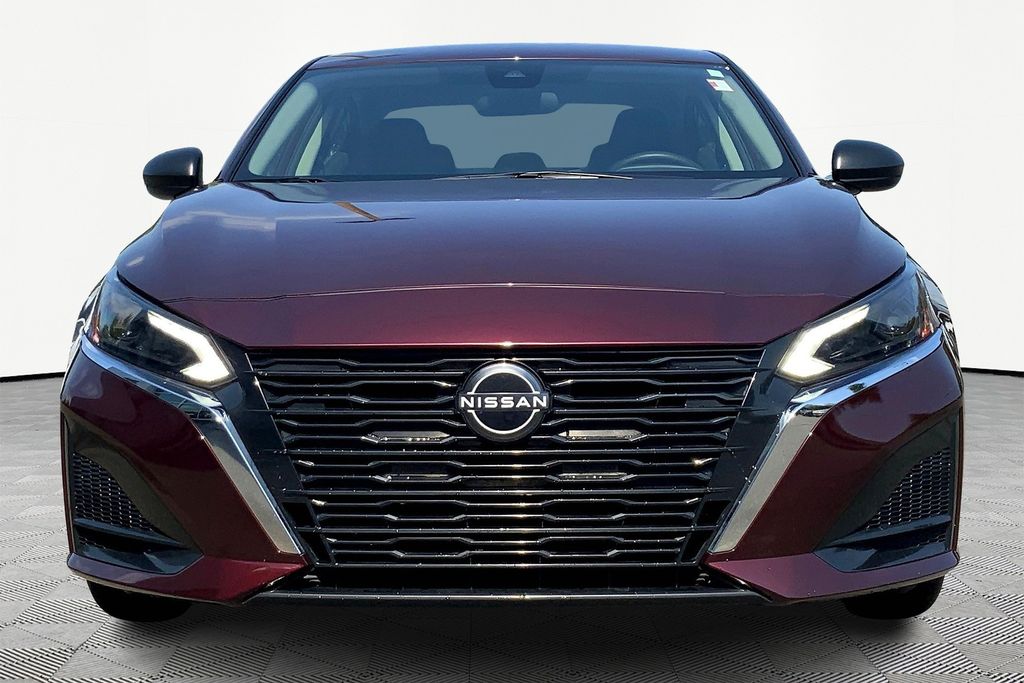 2024 Nissan Altima 2.5 SV photo 2