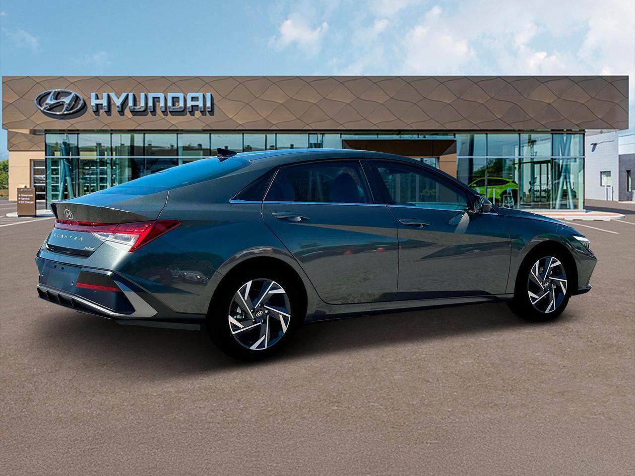 2025 Hyundai Elantra Limited photo 8