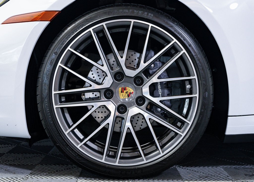 2023 Porsche 911 4 photo 9