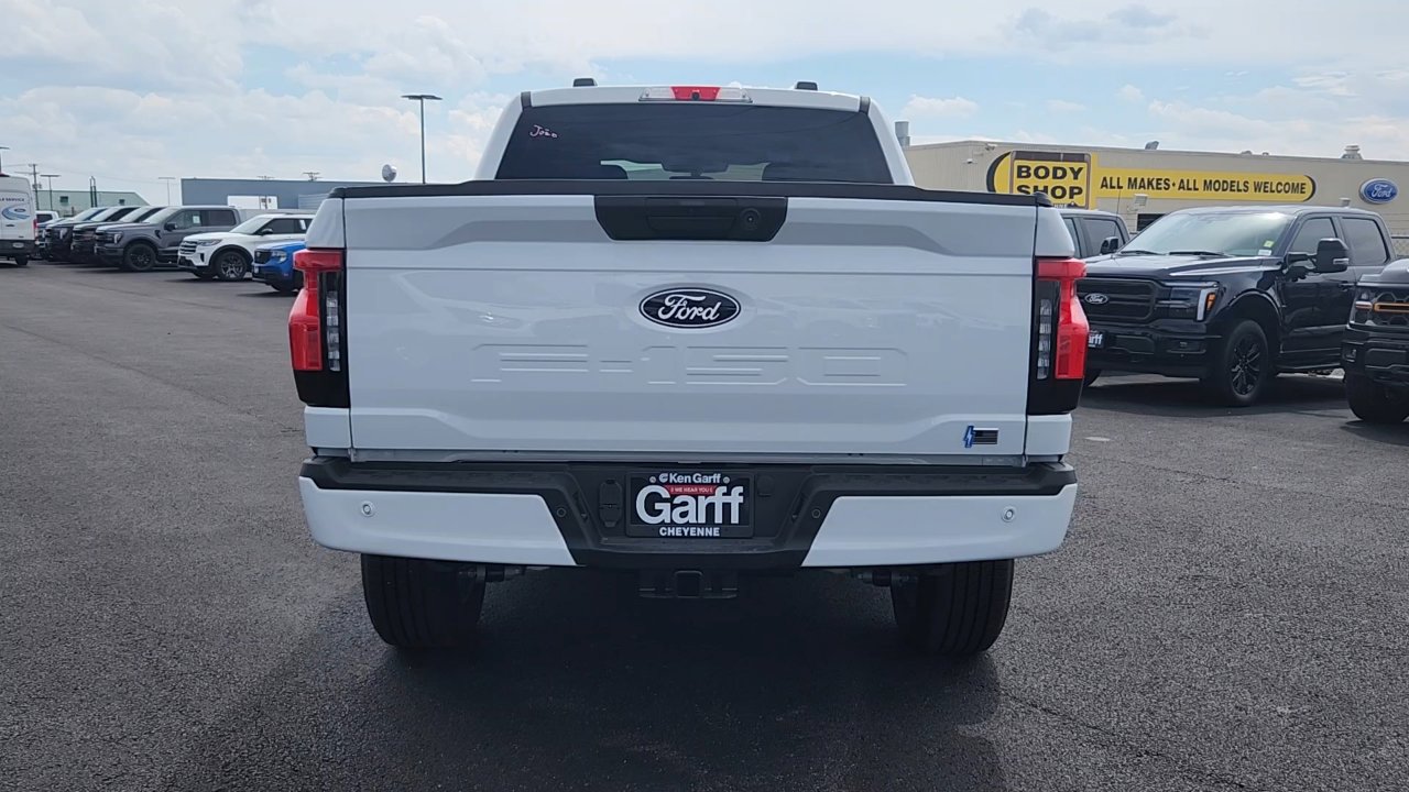 2025 Ford F-150 Lightning photo 17