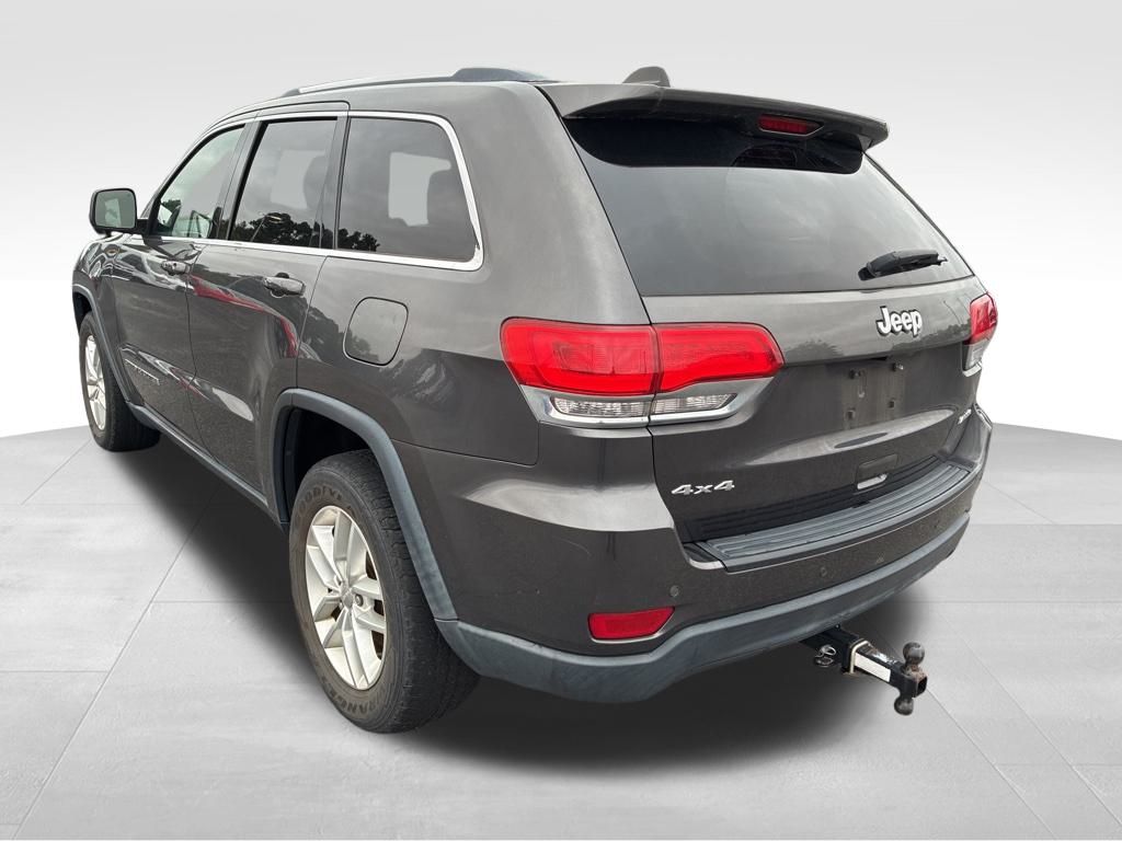 2017 Jeep Grand Cherokee Laredo photo 2