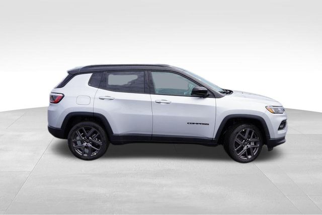 2025 Jeep Compass Limited photo 2
