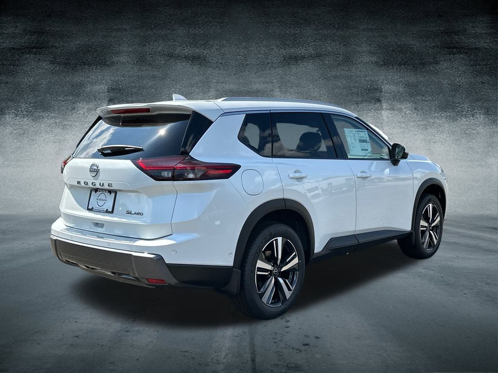 2025 Nissan Rogue SL photo 4